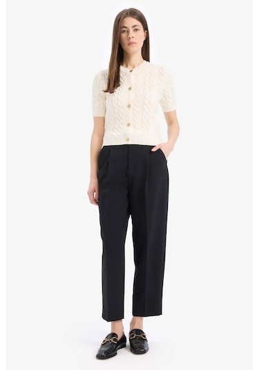 DeFacto Regular Fit Bisiklet Yaka Triko Kısa Kollu Hırka E6882AX25SMER105 Ekru