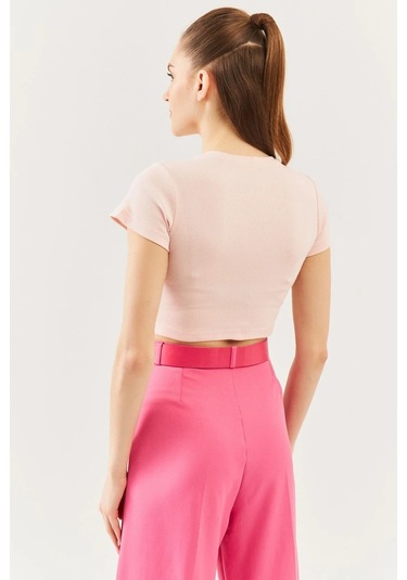 Kadın Kısa Kol Bisiklet Yaka Vücuda Oturan %100 Pamuklu Kaşkorse Esnek Crop Bluz Pudra