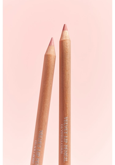 Kremsi e Sahip Dudak Kalemi Ve Kalemtıraş Seti Clıo Velvet Lip Pencil Set 05 Soft Berry 05