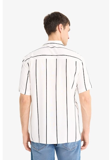 DeFacto Regular Fit Apaş Yaka Çizgili Yazlık Kısa Kollu Gömlek E2559AX25SMWT34