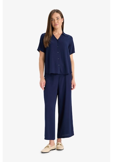 Defacto Culotte Geniş Paça Krinkıl Viskon Kapri C9565ax25smnv135 Lacivert Defacto Culotte Geniş Paça Krinkıl Viskon Kapri C9565ax25smnv135 Lacivert