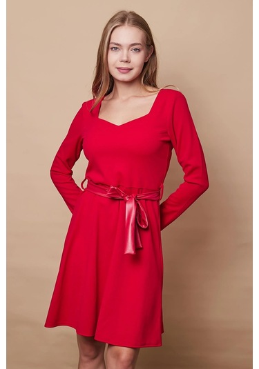 Kadın Likralı Krep Kumaş Kalp Yakalı Uzun Kol Eteği Kiloş Elbise-kırmızı Kırmızı