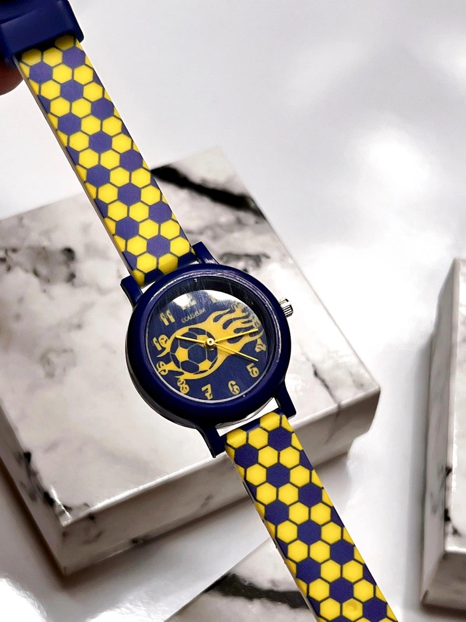 Coliseum Renkli Ve Figürlü Özel Kutulu Çocuk Kol Saati Ft.cls.ck05 Çok Renkli