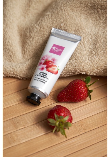 Thera Style Kiraz Çiçeği Ve Çilek El ve Vücut Kremi 30 ML