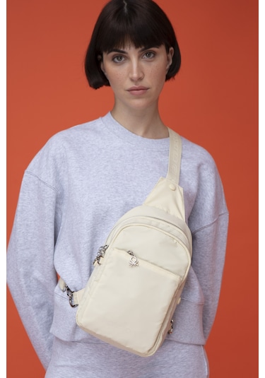 Unıted Colors Of Benetton Kadın Vücut Çantası Bnt 1457 Bej