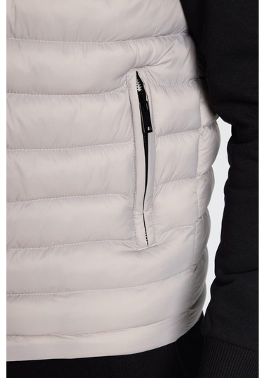 Erkek Slim Fit Dar Kesim Astarlı Rüzgar Geçirmez Cepli Taş Renk Çıkarılabilir Kapüşonlu Şişme Yelek-32084 Taş