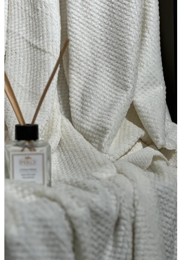 Elegance Pelüş Kaymaz Tabanlı Koltuk Örtüsü 170x215 Cm Krem Krem