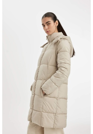 DeFacto Puffer Şişme Uzun Mont Parka Su İtici Regular Kalıp Çıkarılabilir Kapüşonlu A1315AX24WNBG284 Bej