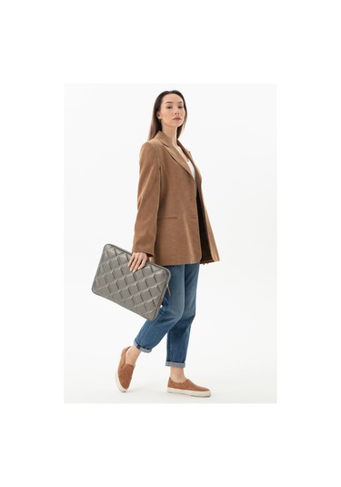 Kapitone Laptop Kılıfı 15.6 & 16 İnç Gri