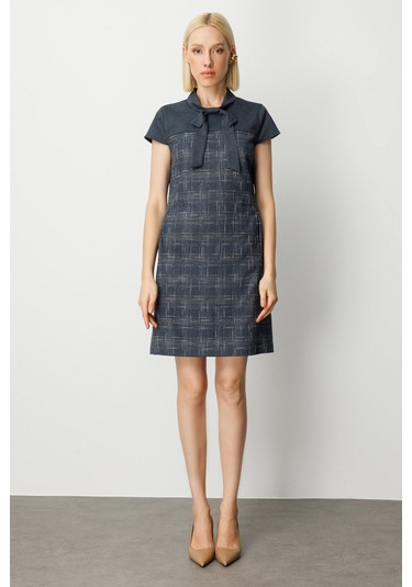 Ekol Kadın Yakası Fiyonk Detaylı Desenli Elbise 4019 Lacivert Lacivert