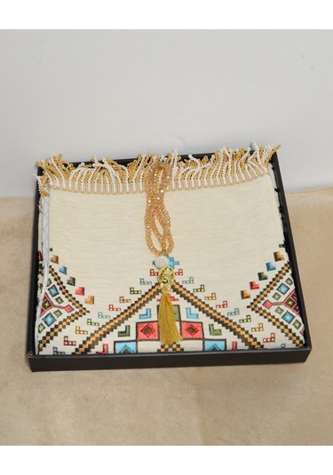 Hediyelik Seccade Tesbih Seti Kilim Desenli Kadife Astarlı Seccade, Kristal Tesbih Ve Özel Kutulu Lüks Hediye Seti Beyaz
