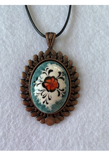 Iznik Çini Çiçek Figürlü Deri Ipli Kolye Model 3 Pembe