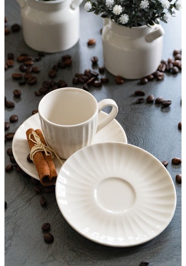 Karizma 4 Parça 2 Kişilik Porselen Kahve Fincan Takımı Desenli
