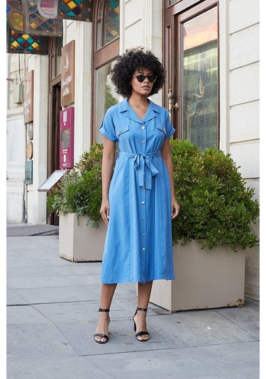 Kadın İpeksi Modal Kumaş Yakalı Düşük Omuzlu Apoletli Yan Cepli Kemerli Diz Altı Boy Uzun Elbise-indigo Indigo