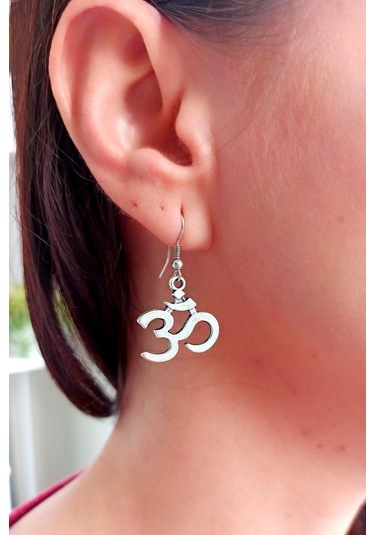 Ohm Yoga Şekilli Kadın Küpe Çift Adet Gümüş Kaplama El Yapımı Kadın Küpe Gümüş