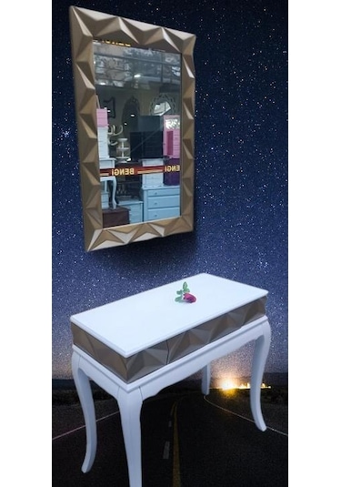 Dresuar Piramit Model90519 Kayın Lükens Ayak Mdf Tabla Ve Ayna Gold Beyaz Elyapım Beyaz