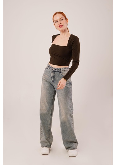 Gülsüm Aydın Kare Yaka Basic Kahverengi Bluz Kahverengi