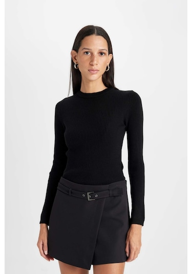 DeFacto A Kesim Yüksek Bel Kemerli Asimetrik Şort Etek D6448AX24HSBK81 Siyah