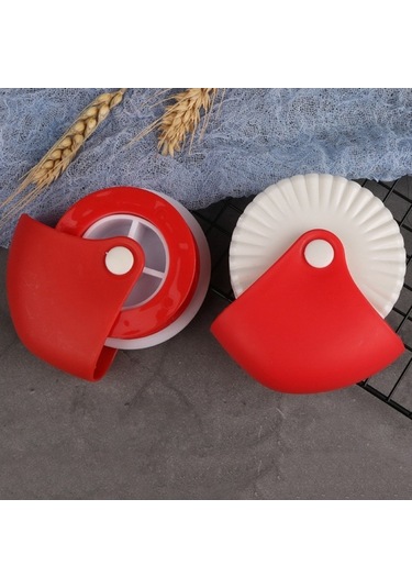 Pazly Kırmızı Plastik Hamur Kesici - Pizza, Pasta, Turta Dekoru - Pratik Mutfak Aleti - Kullanışlı Hamur Dekorasyonu Diğer