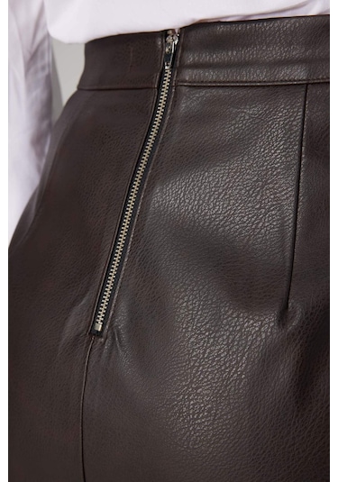 DeFacto x Sorbe A Kesim Yüksek Bel Suni Deri Mini Etek D9717AX24AUBN225 Kahve