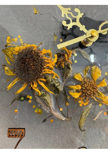 Ayçiçeği Temalı Gold Detaylı Epoksi Duvar Saati Özel Tasarım - Tek Üretim - 30 Cm Siyah