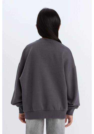 DeFacto Kız Çocuk Oversize Geniş Kalıp Bisiklet Yaka Baskılı Sweatshirt D7054A824WNAR148 Antrasit DeFacto Kız Çocuk Oversize Geniş Kalıp Bisiklet Yaka Baskılı Sweatshirt D7054A824WNAR148 Antrasit