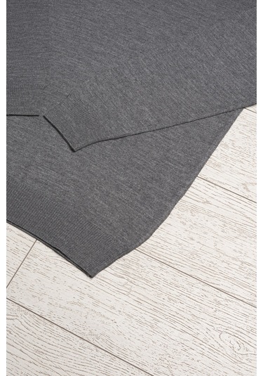 Woolen World V Yaka Battal Büyük Boy Yünlü Triko Kazak Gri