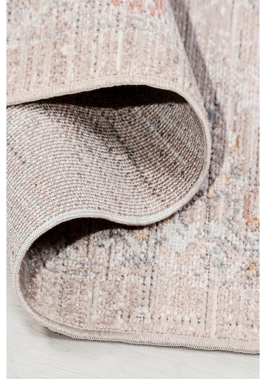 Retrova Halı Koleksiyonu Vintage Eskitme Desenli, 6 Mm İnce Form, Tozumaz Ve Kolay Temizlik Çok Renkli