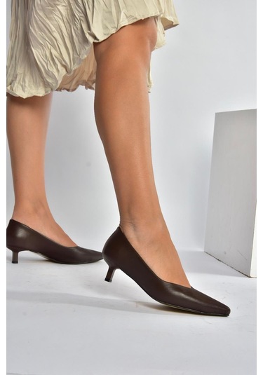 Fox Shoes V404090309 Kahverengi Sivri Burun Alçak Topuklu Kadın Ayakkabı Kahverengi