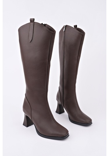 Muggo Astoria Küt Burun Yandan Fermuarlı Topuklu Kadın Çizme Kahverengi