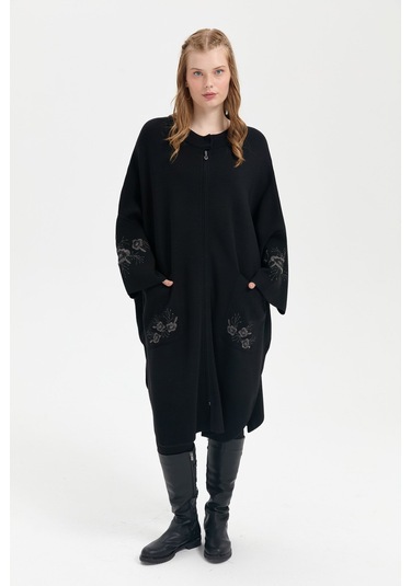 Kadın Dik Yaka Kolu Ve Cebi İşlemeli Panço Siyah Siyah