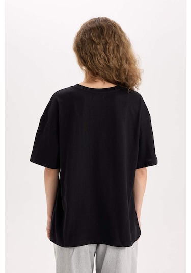 DeFacto Oversize Geniş Kalıp Basic Düz Bisiklet Yaka Kısa Kollu Siyah Tişört V4136AZ25SMBK81