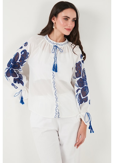 Lela Nakışlı Oversize Fit Bağlamalı Hakim Yaka Bayan Gömlek 676206 Beyaz