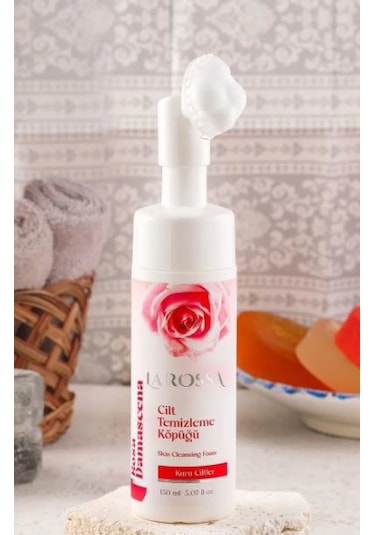 Larossa Gül Özlü Kuru Ciltler İçin Yüz Temizleme Köpüğü 150 ML