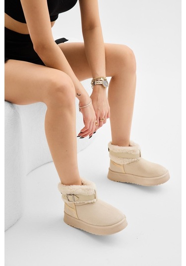 Kalın Poli Taban Kürk Detaylı Süet Görünümlü Kadın Bej Günlük Bot Tbldy540 Bej