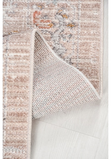 Retrova Halı Koleksiyonu Vintage Eskitme Desenli, 6 Mm İnce Form, Tozumaz Ve Kolay Temizlik Çok Renkli