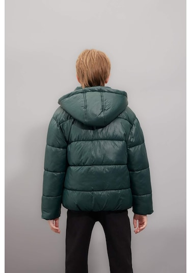 DeFacto Erkek Çocuk Su İtici Kapüşonlu Fermuarlı Cepli Şişme Mont C5565A824WNGN715 DeFacto Erkek Çocuk Su İtici Kapüşonlu Fermuarlı Cepli Şişme Mont C5565A824WNGN715
