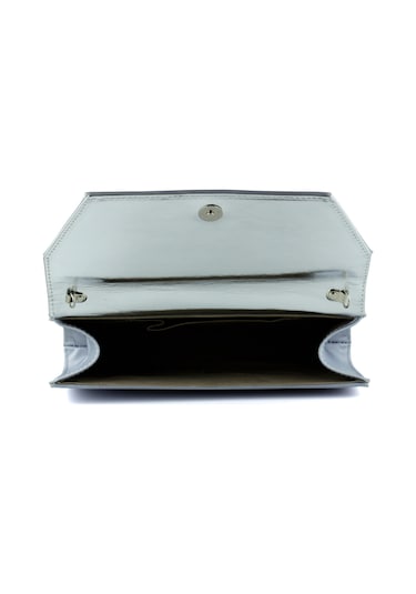 Erkan Saçmacı Gümüş Saten Zincir Askılı Manyetik Kapaklı İç Cepli Zarif Abiye El Çantası GÜMÜŞ