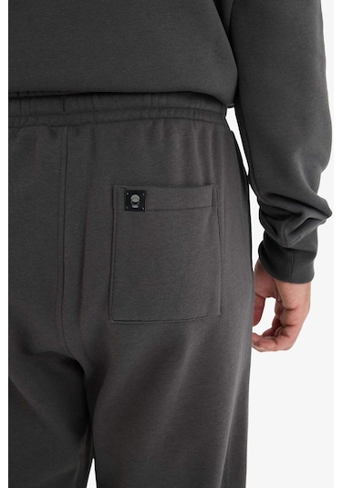 Defacto Regular Fit Beli Bağcıklı Cepli Paçası Lastikli Şardonlu Basic Düz Jogger Eşofman Altı E6326ax25auar104 Antrasit Defacto Regular Fit Beli Bağcıklı Cepli Paçası Lastikli Şardonlu Basic Düz Jogger Eşofman Altı E6326ax25auar104 Antrasit