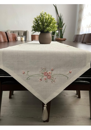 Rokoko Nakışlı Keten Ekru Renk Runner Masa Ve Tv Konsol Örtüsü Ekru