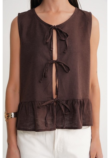 4717 Kadın Önü Bağcıklı Fırfırlı Kolsuz Keten Bluz Kahve Kahve