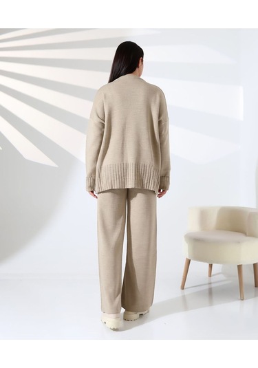 Rahat Kalıp Kol Detaylı Triko Takım Vizon