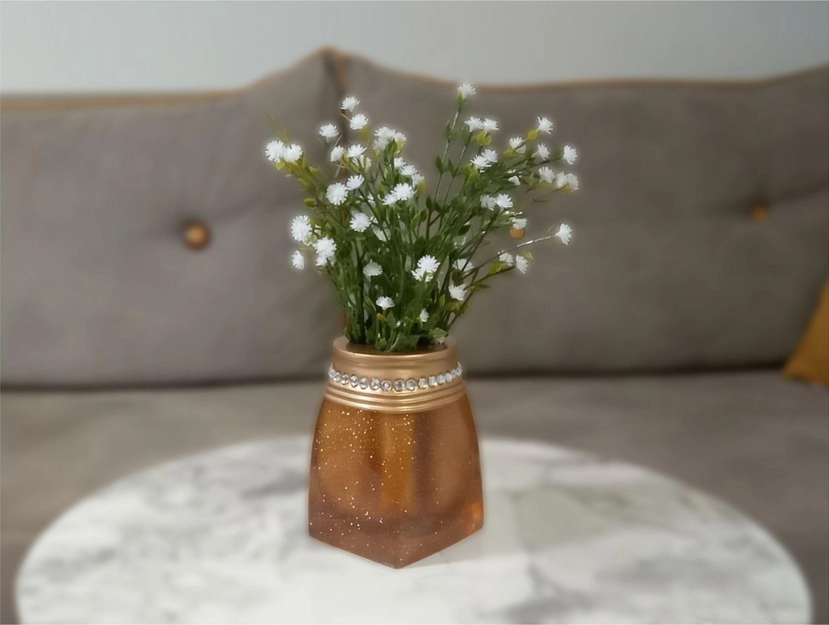 2 Adet Vazo Dahil,vazoda Çiçek,beyaz Yapay Çiçek,vazo Dekoratif Taşlı Altın Poliresin 7x7x15cm Çok Renkli