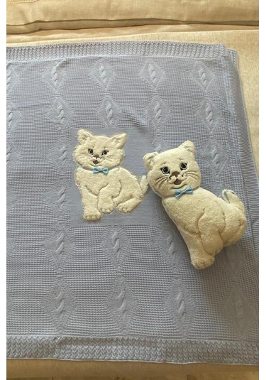 Oyuncak Hediyeli Bebek Triko Battaniye 90x90 Cm Mavi Mavi