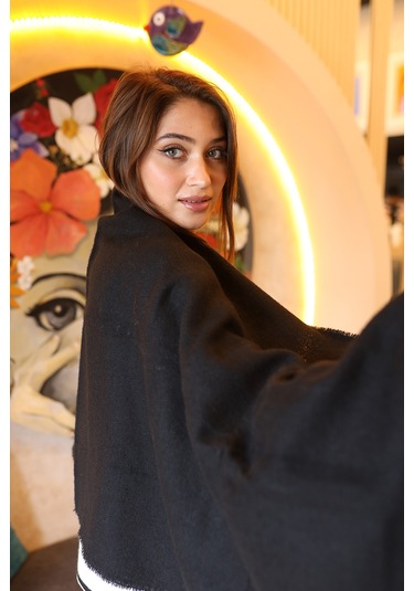 Yumuşak Dokulu Kalın Düz Atkı Omuz Şalı 70x180 CM 1206 Siyah