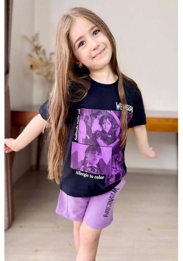 Riccotarz Kız Çocuk Wednesday Baskı Figürlü Ve Yazı Baskılı Penye T-shirt Lila Şortlu Takım Lila