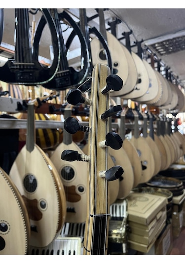 Maun Ağacı Kısa Sap 39 Tekne Jak Girişli Bağlama Kod 8674