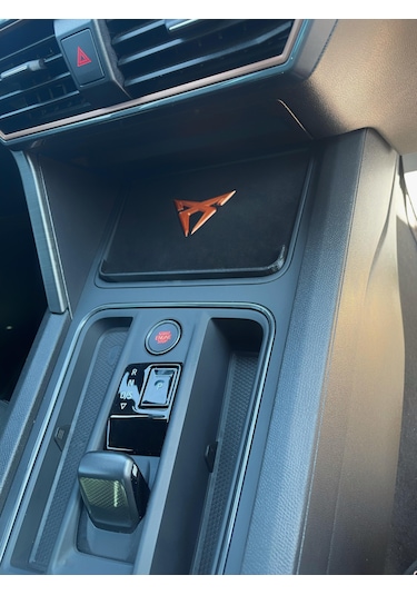 Cupra Leon Ve Formentor Kadife Kumaş Kaplı, Kabartma Logolu Bard