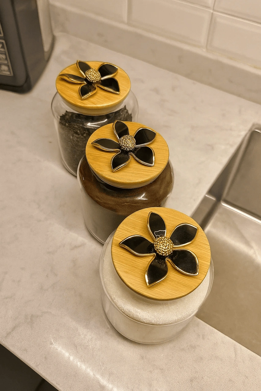 3'lü Metal Siyah Çiçek Figürlü Bambu Kapaklı Cam Kavanoz Şık Saklama Kabı 635 Cc Şeffaf