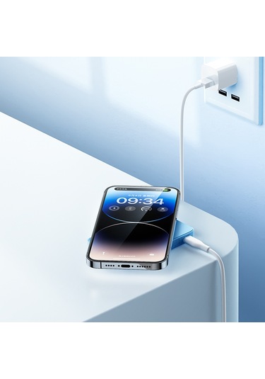 Benks MP07 İnce Tasarımlı Magsafe Powerbank 10000mAh 15W iPhone 12-13-14 Serisi